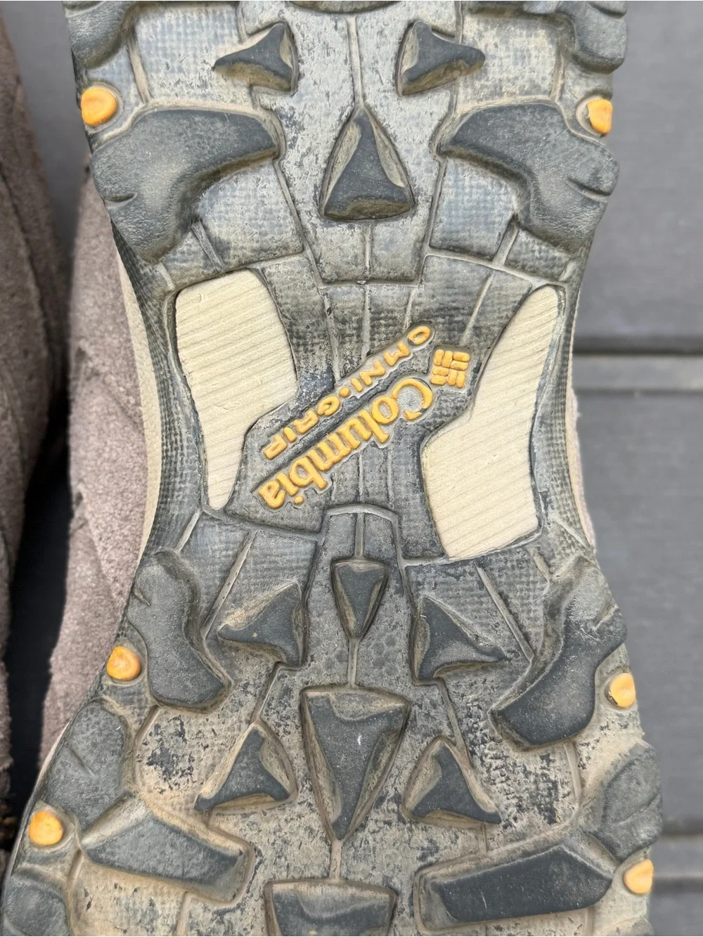 Columbia Men’s Size 9 Hiking Trail Shoes Brown Omni Grip Outdoor Low Top